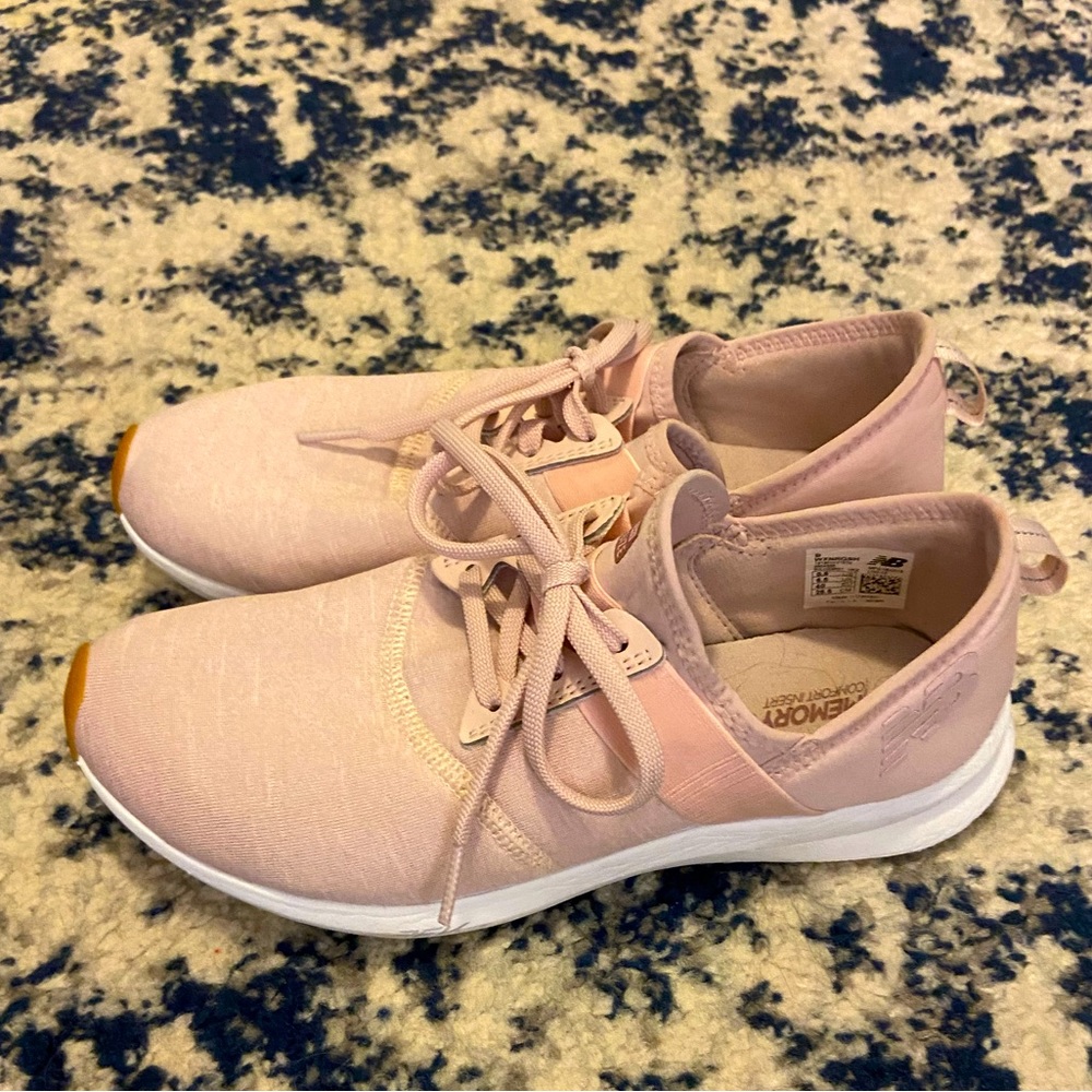 New balance blush pink  Fuel core nergise sneakers
